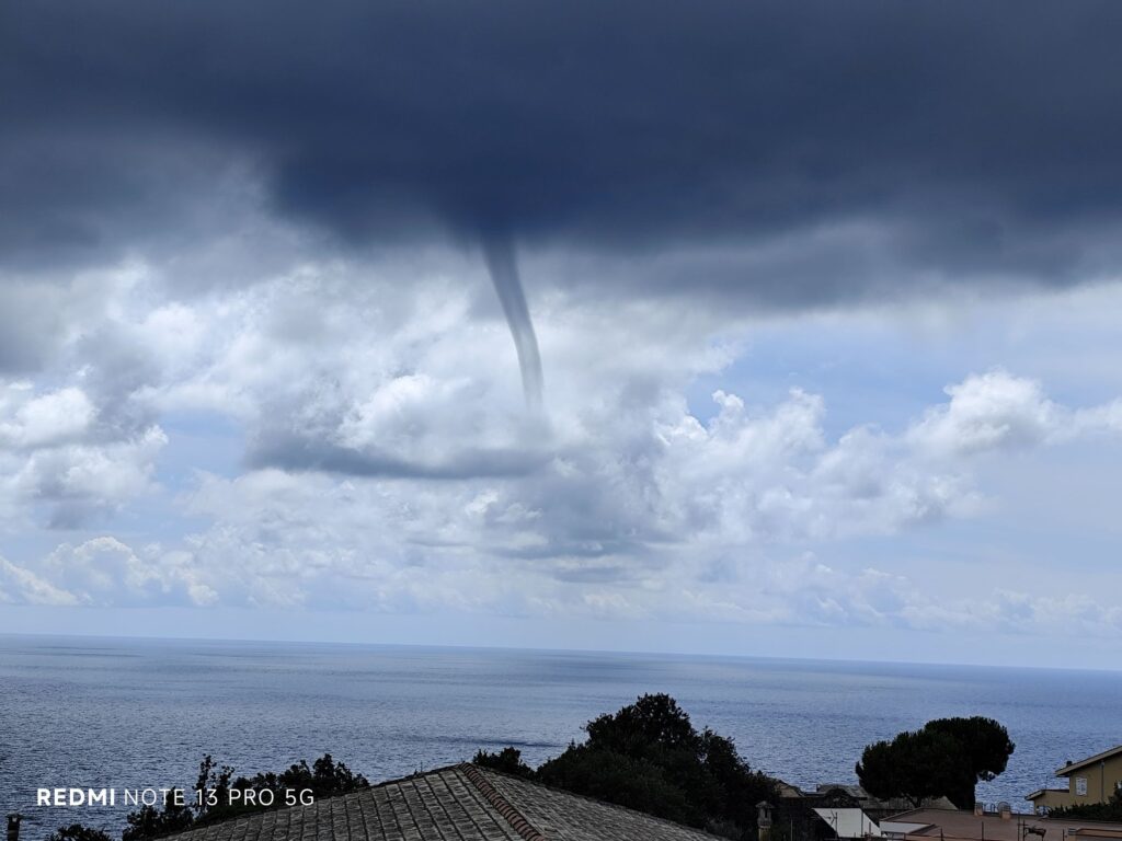 tromba marina cogoleto liguria