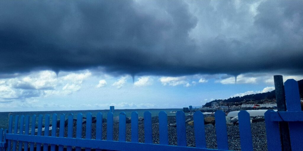trombe marine cogoleto liguria