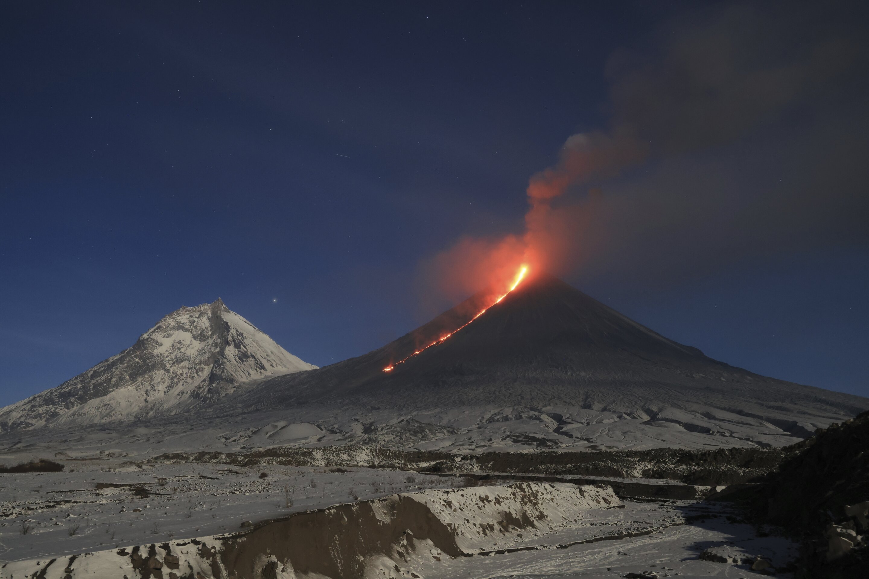 Nuova eruzione del vulcano Klyuchevskoy in Kamchatka