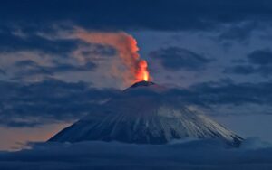 Klyuchevskoy vulcano russia kamchatka