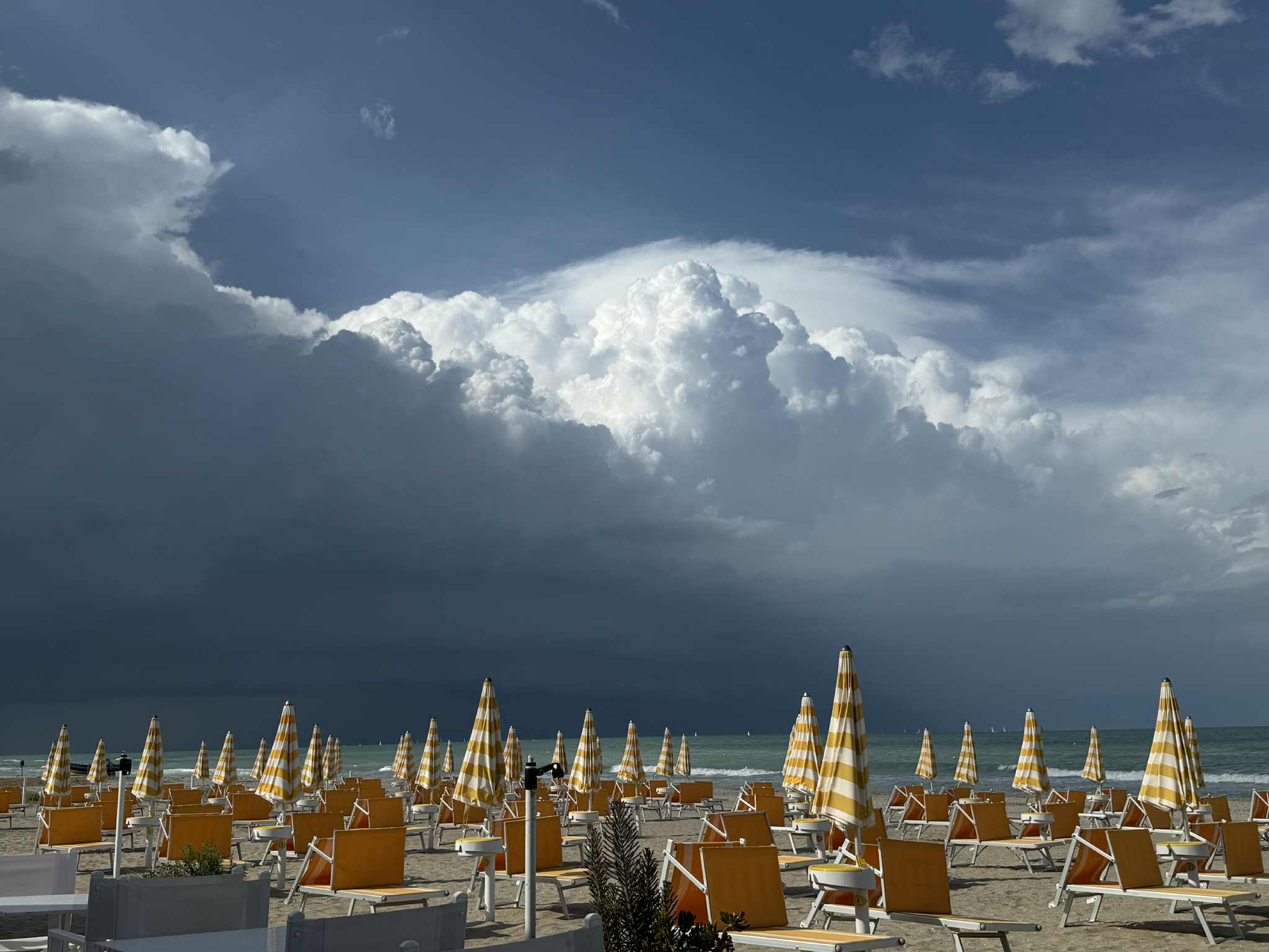 Temporale spiaggia Senigallia 