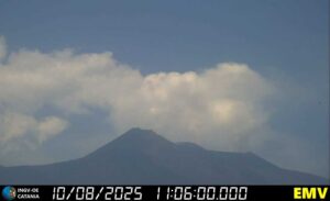 eruzione etna 10 agosto 2025