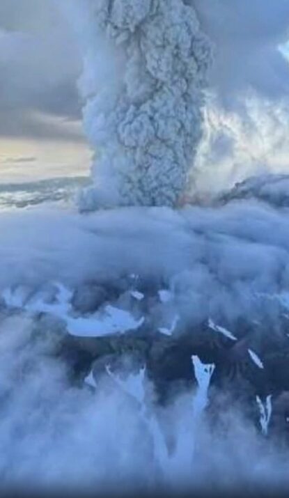 eruzione vulcano russia Krasheninnikov