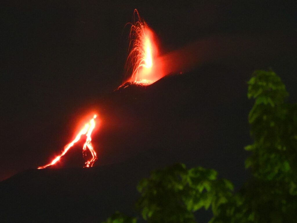 etna 24 agosto 2025