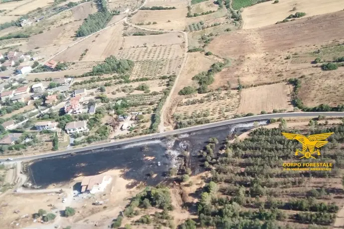 Oggi 13 incendi in Sardegna: elicottero in azione a Narcao