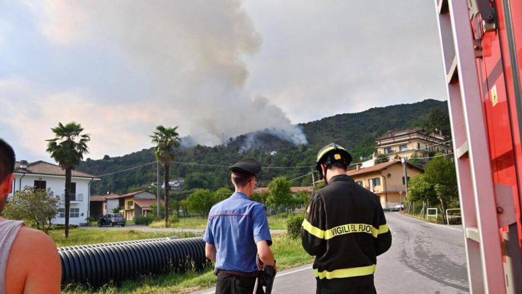 incendio Mombracco piemonte