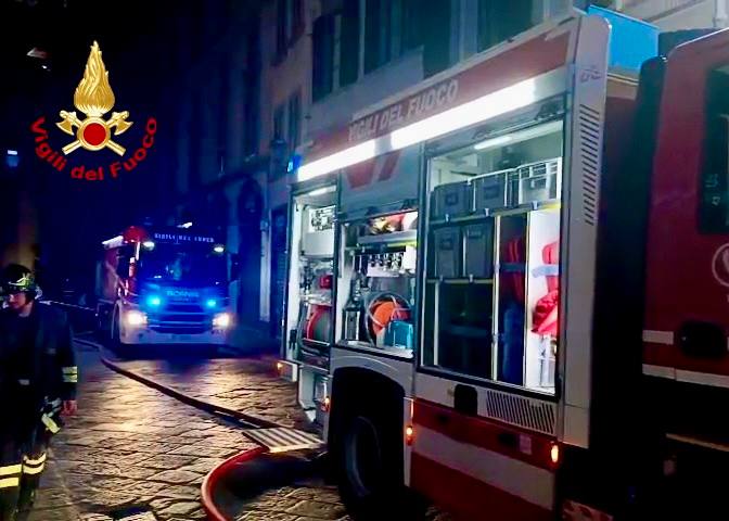 incendio borgo san lorenzo firenze