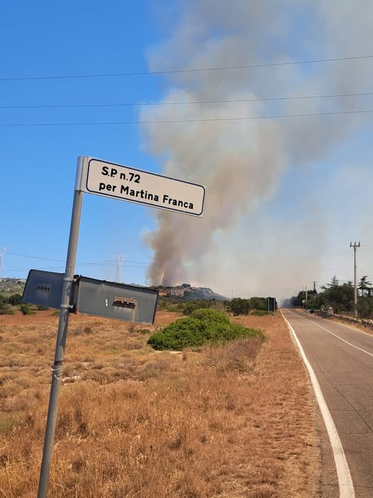 incendio grottaglie puglia