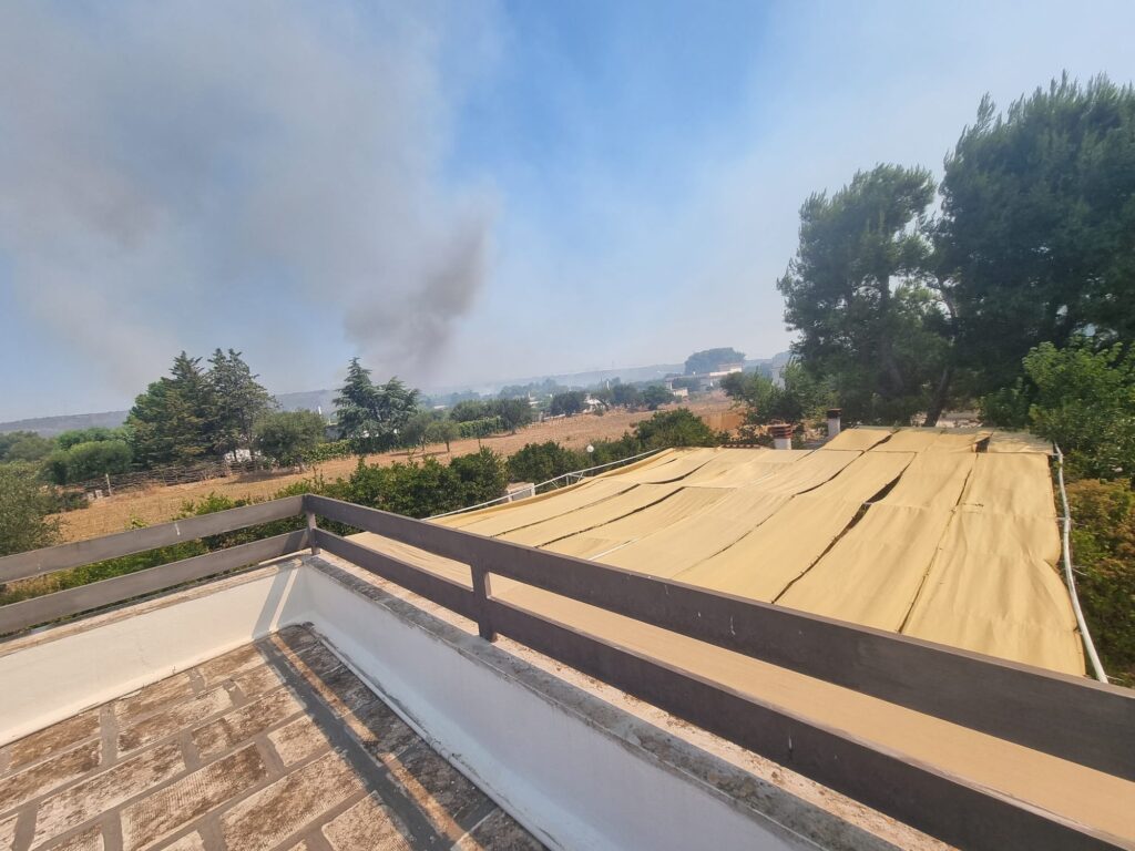 incendio grottaglie puglia
