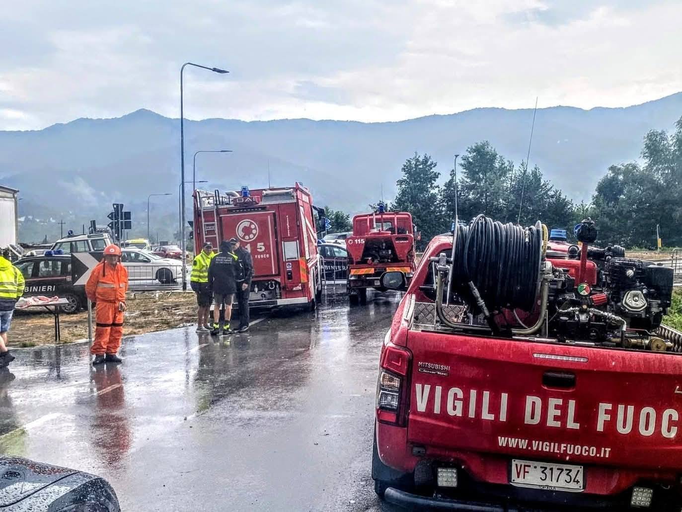 Piemonte, spento l’incendio sul Mombracco grazie anche alla pioggia e ad un Canadair