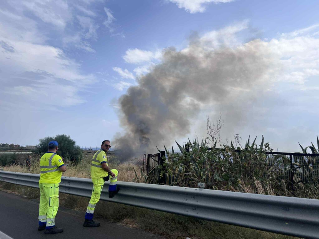 incendio oasi saline ioniche