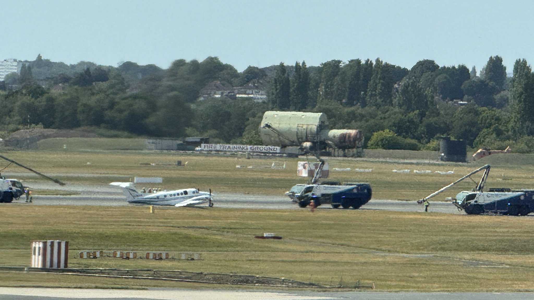 Incidente all’aeroporto di Birmingham: chiuso lo scalo