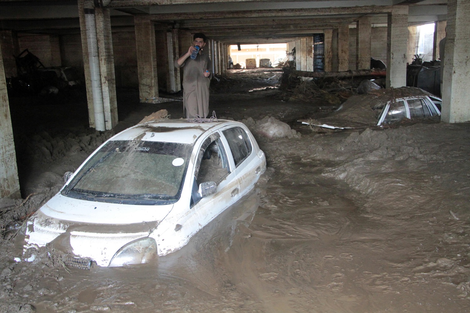 Inondazioni in Pakistan, bilancio sempre più apocalittico: almeno 150 dispersi oltre a 350 vittime
