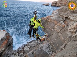 intervento soccorso alpino-aeronautica castellammare del golfo