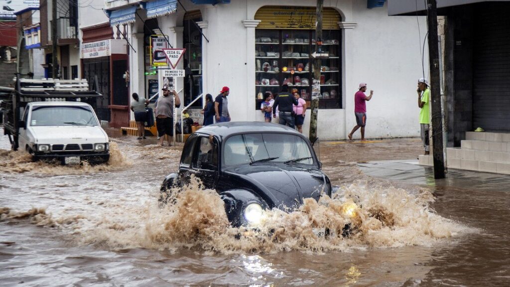 maltempo alluvione messico