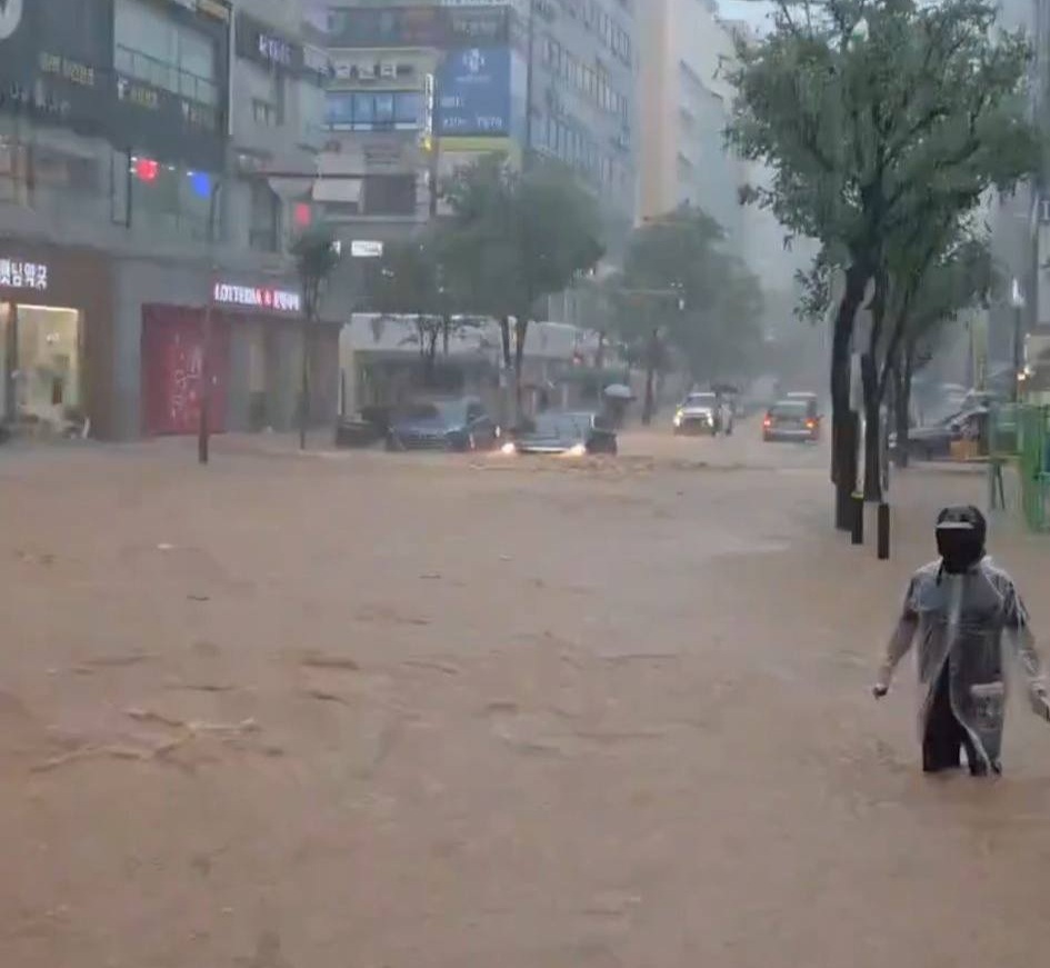 Maltempo Corea del Sud, piogge torrenziali si abbattono sulla regione di Seul: una vittima
