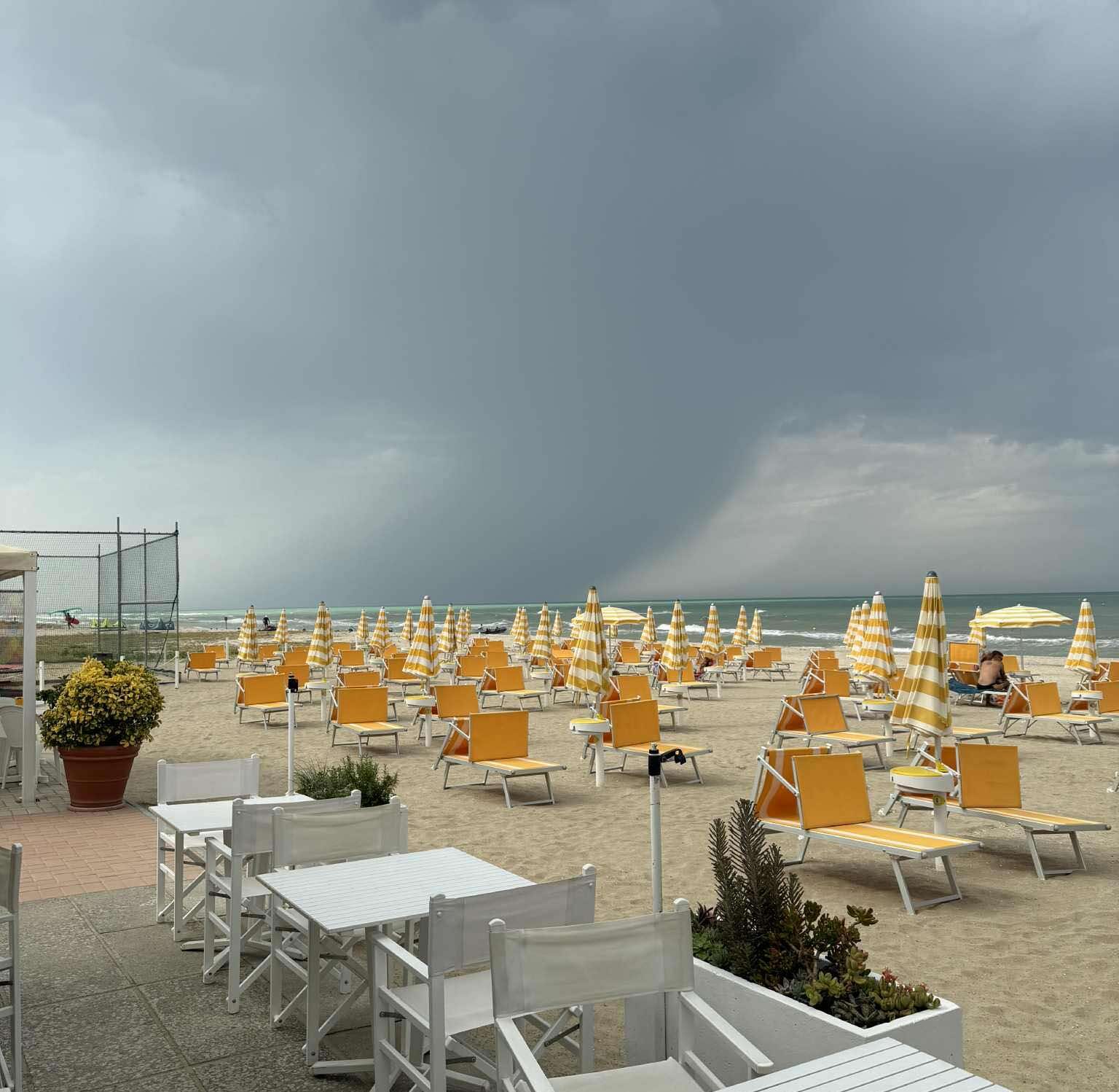 Maltempo Marche, temporale in anticipo a Senigallia: calo termico