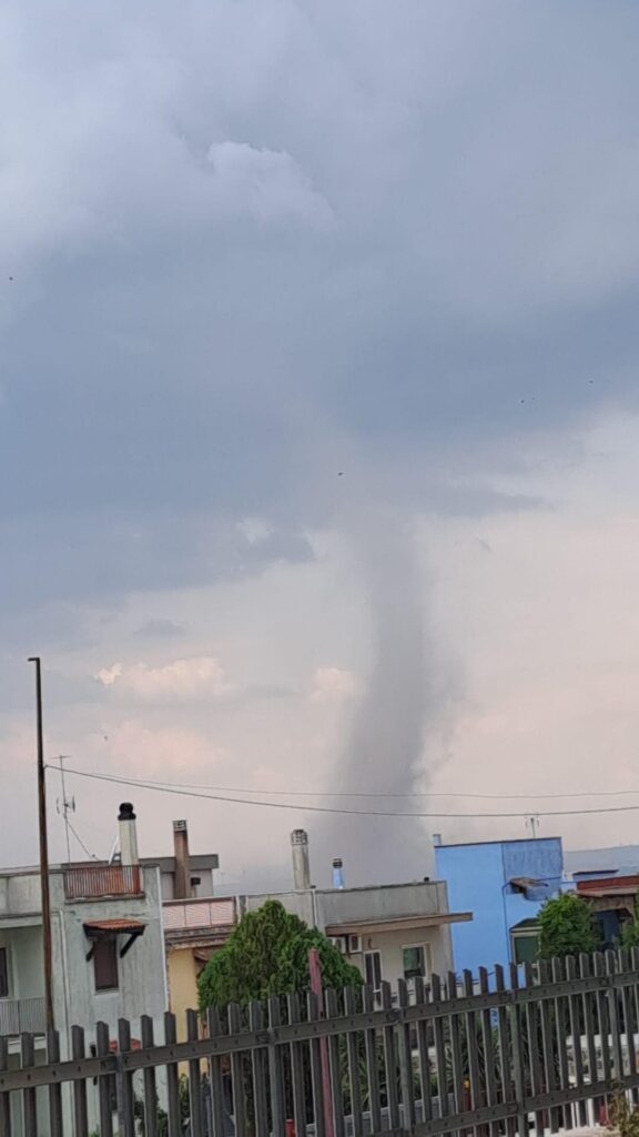 maltempo tornado castellaneta puglia