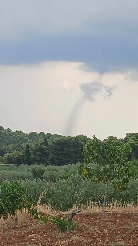 maltempo tornado castellaneta puglia
