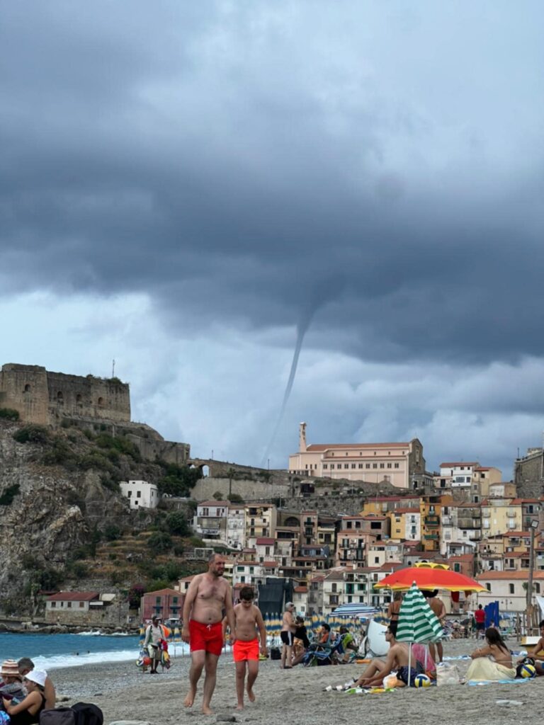 maltempo tornado scilla calabria