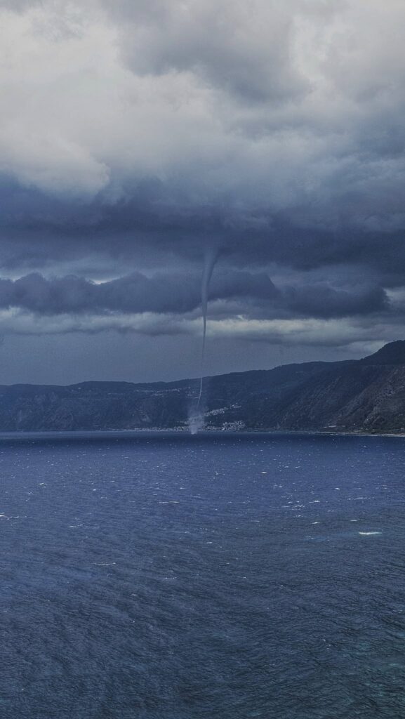 maltempo tornado scilla calabria