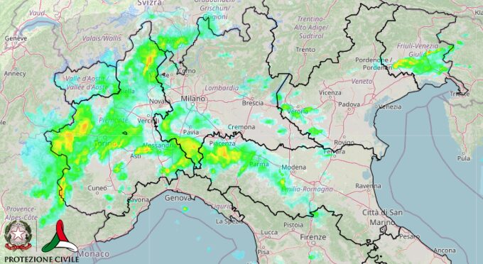 Maltempo, l’ex Uragano Erin si abbatte sul Nord Italia: già oltre 100 mm in Piemonte, diluvio a Torino | LIVE