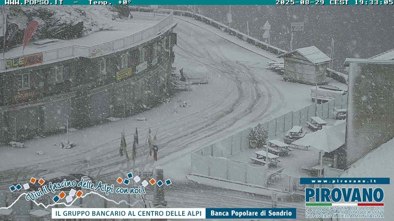 Maltempo, calano le temperature e arriva la neve al Passo dello Stelvio