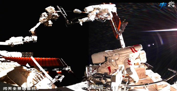 passeggiata spaziale astronauti cinesi