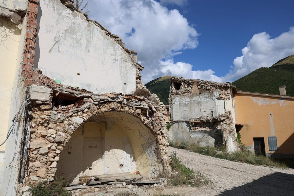 terremoto centro italia san pellegrino di norcia