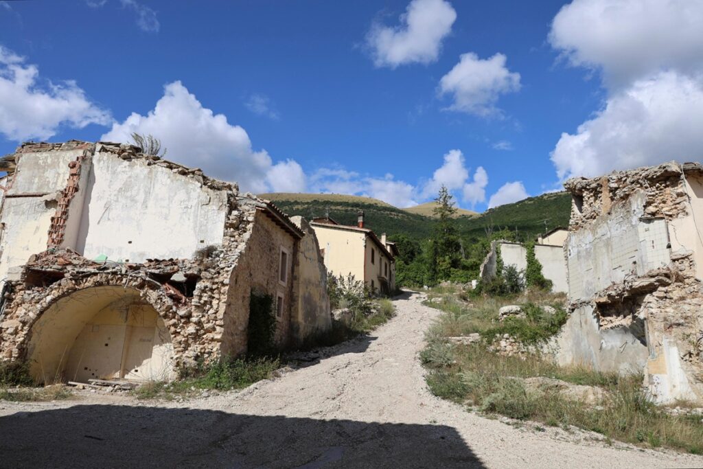 terremoto centro italia san pellegrino di norcia