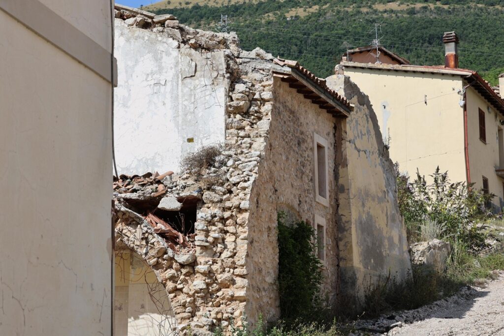 terremoto centro italia san pellegrino di norcia