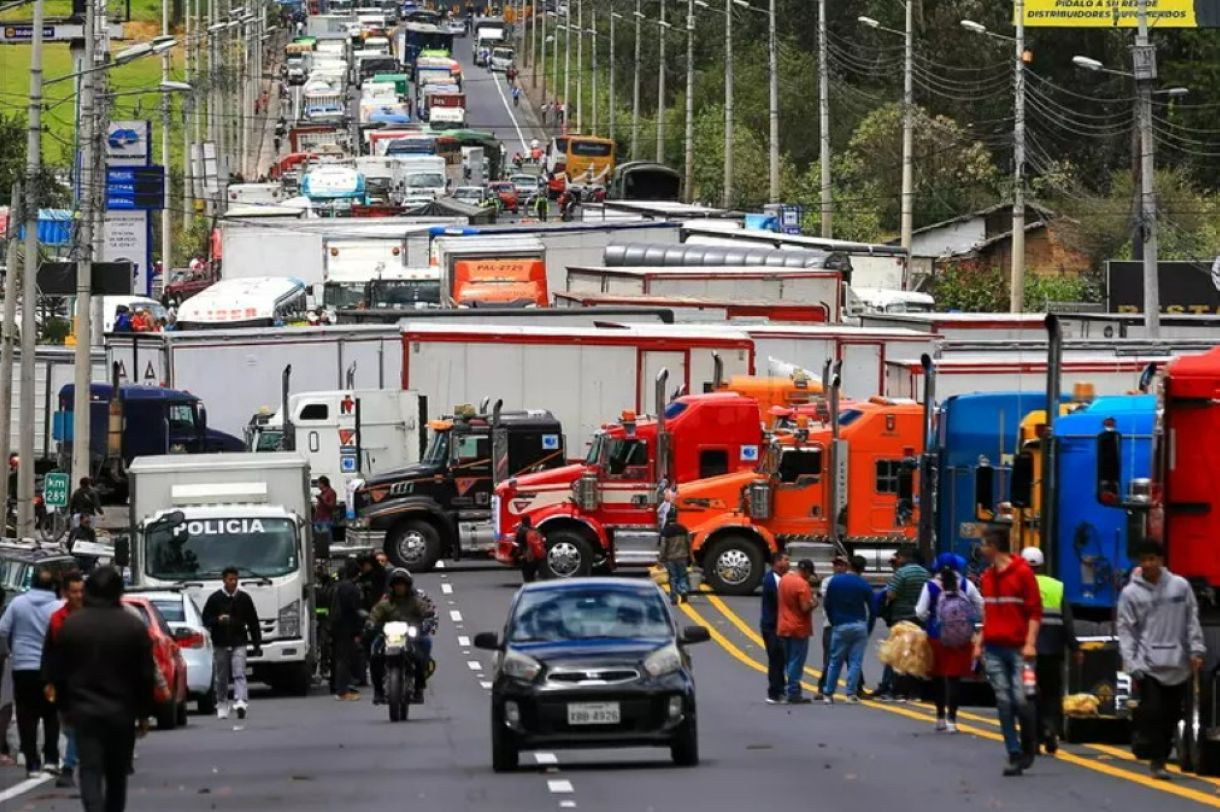 Ecuador, proclamato lo stato di emergenza per le proteste dei camionisti contro la fine dei sussidi al diesel