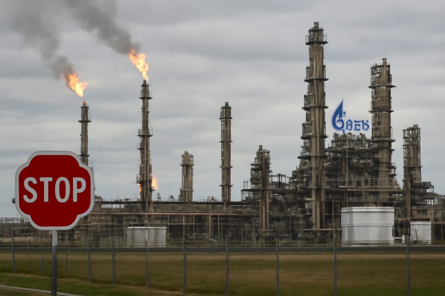 Gli Stati Uniti impongono sanzioni alla compagnia petrolifera serba Nis, controllata da Gazprom