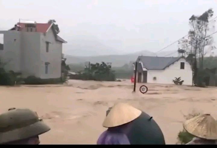 alluvioni tifone bualoi vietnam