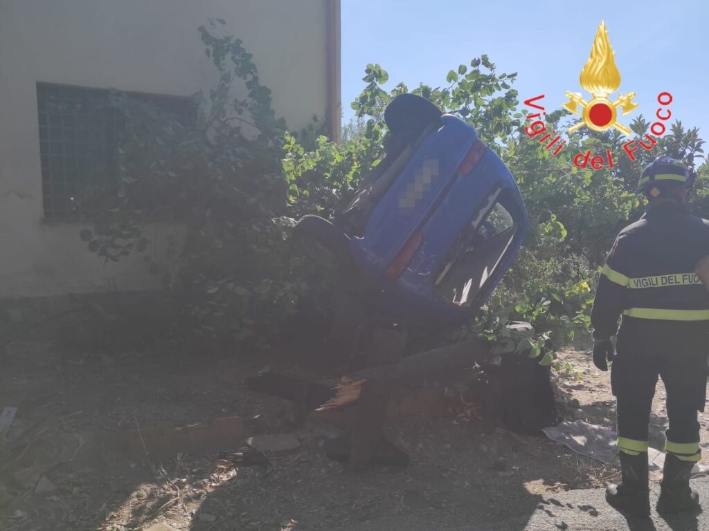 auto ribaltata calabria