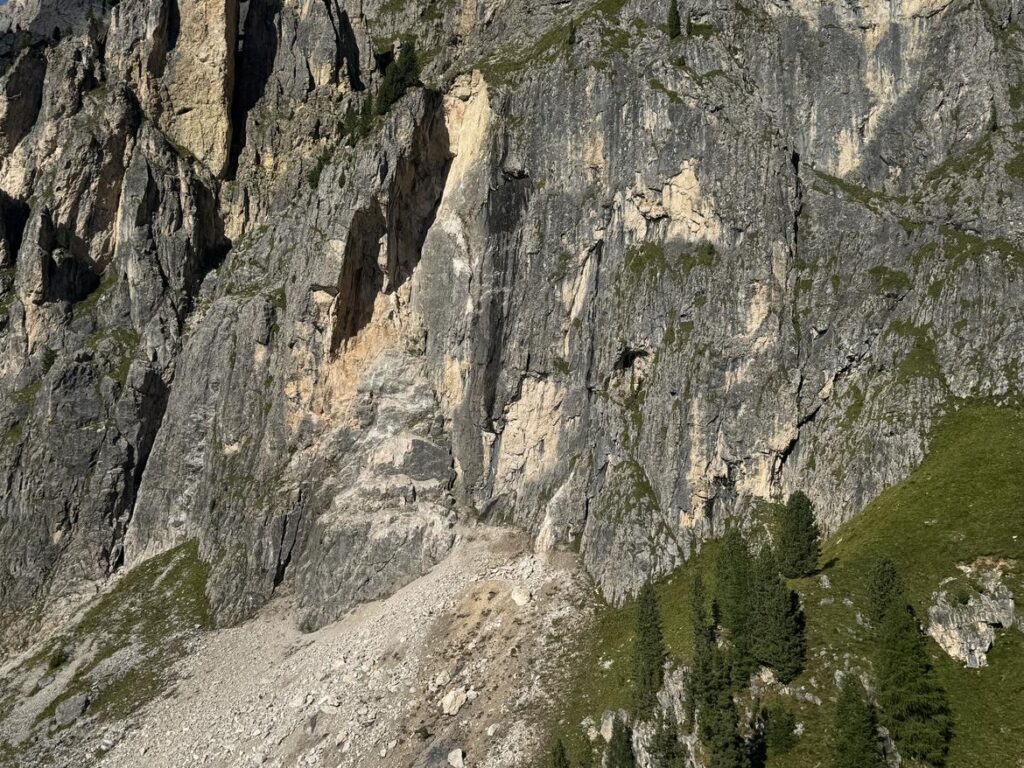 crollo roccia pale di san martino
