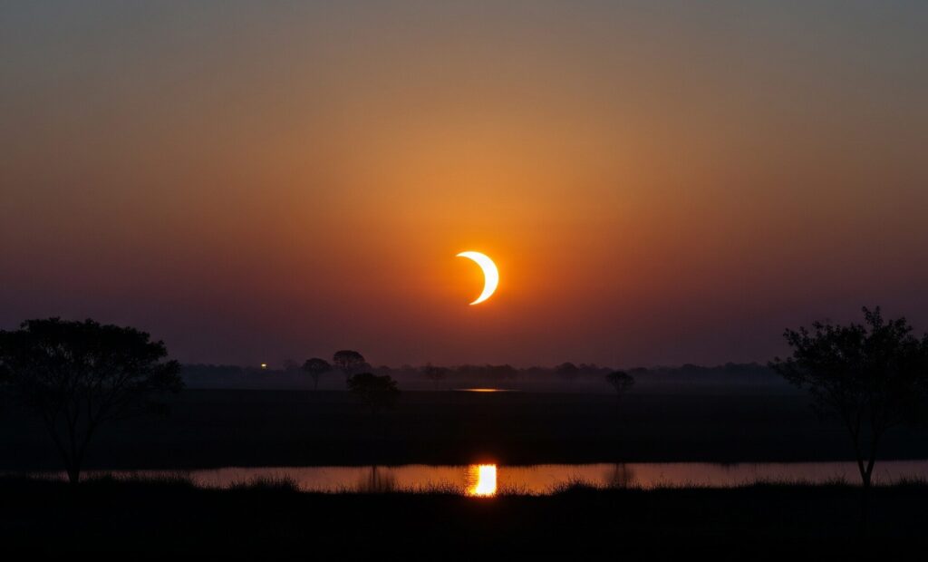 eclissi solare parziale alba 21 settembre