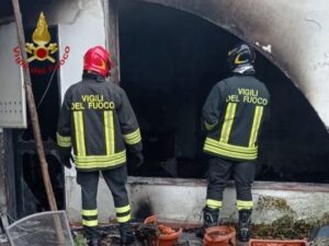 esplosione incendio meta sorrento