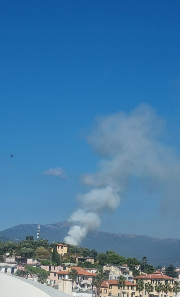 incendio diano marina liguria