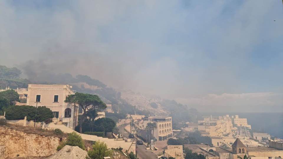 incendio santa cesarea terme puglia
