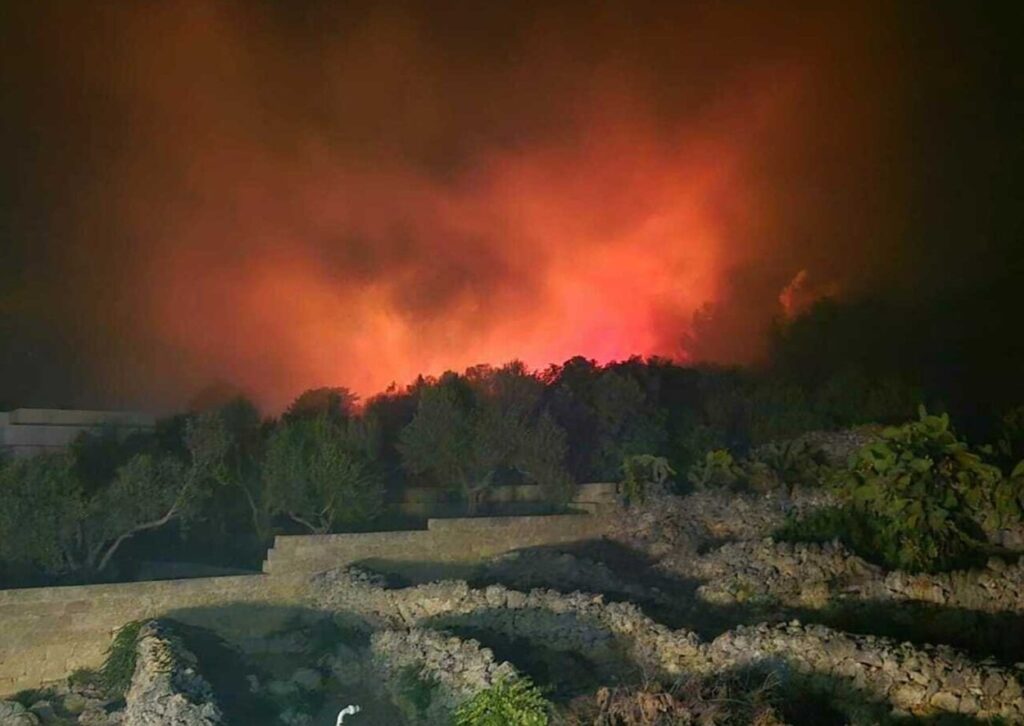 incendio santa maria di leuca puglia