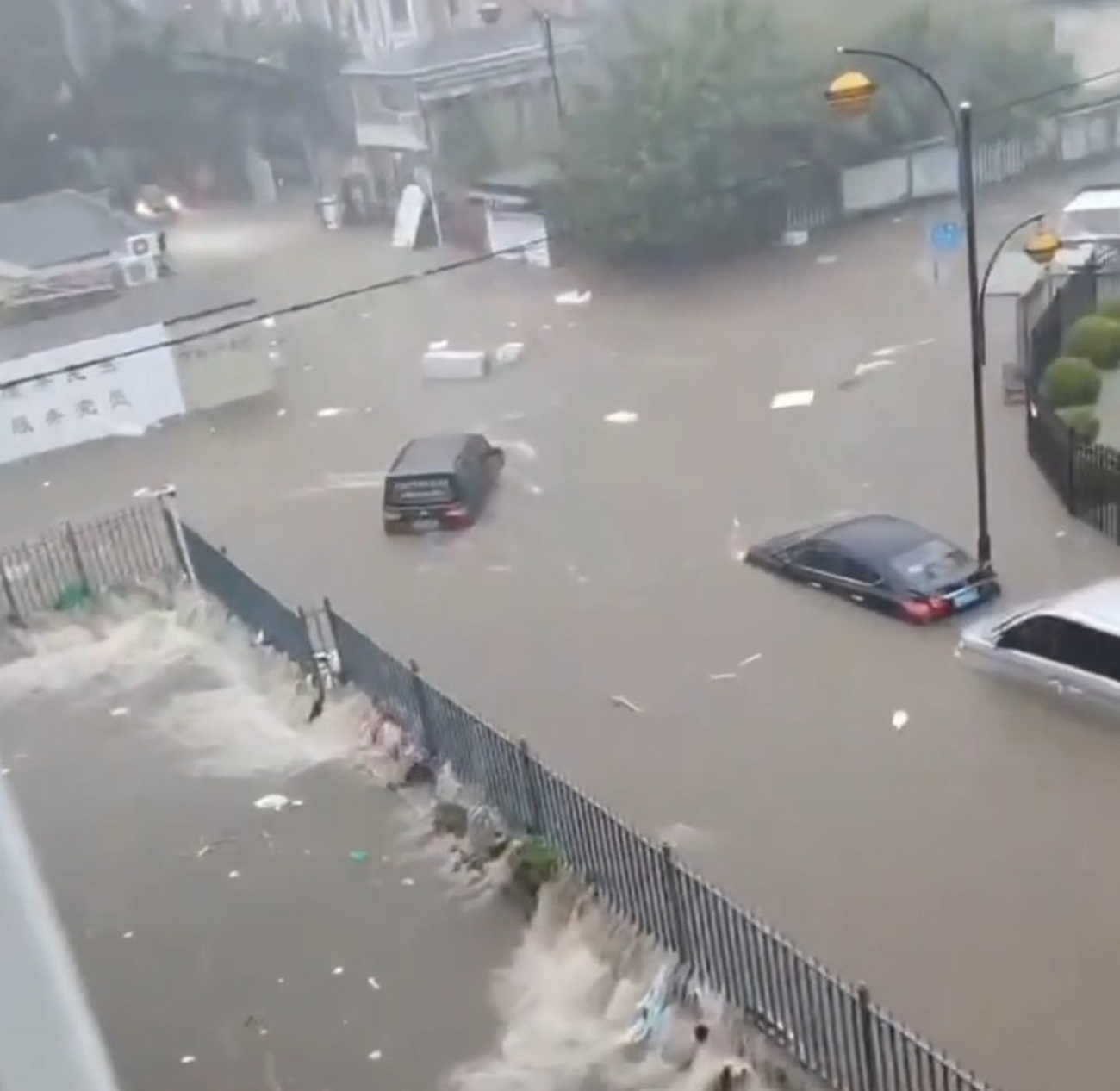 Maltempo Cina, forti piogge nella provincia di Liaoning: Dalian finisce sott’acqua | VIDEO