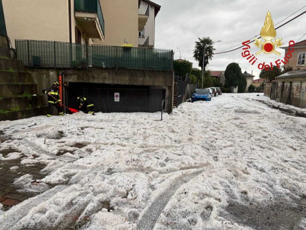 maltempo grandine Albavilla lombardia