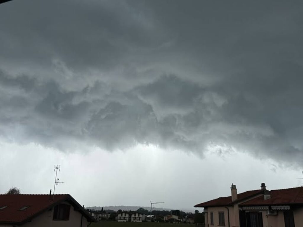 maltempo tradate lombardia
