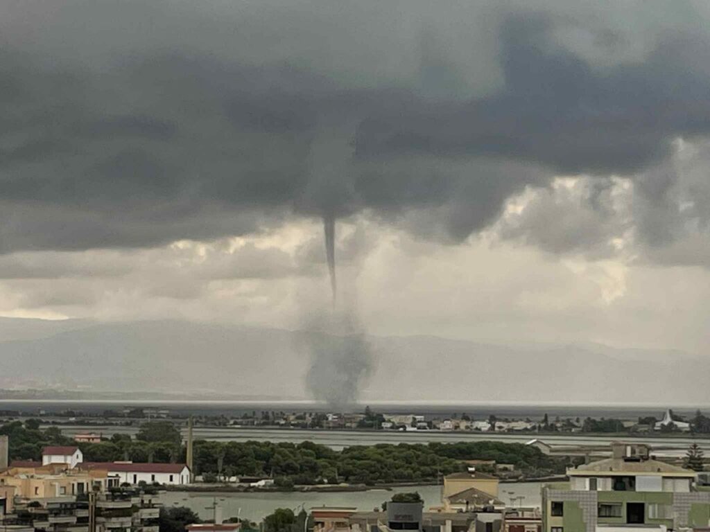 maltempo tromba marina cagliari sardegna