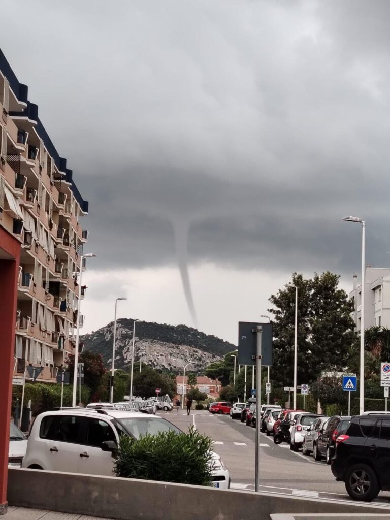 maltempo tromba marina cagliari sardegna