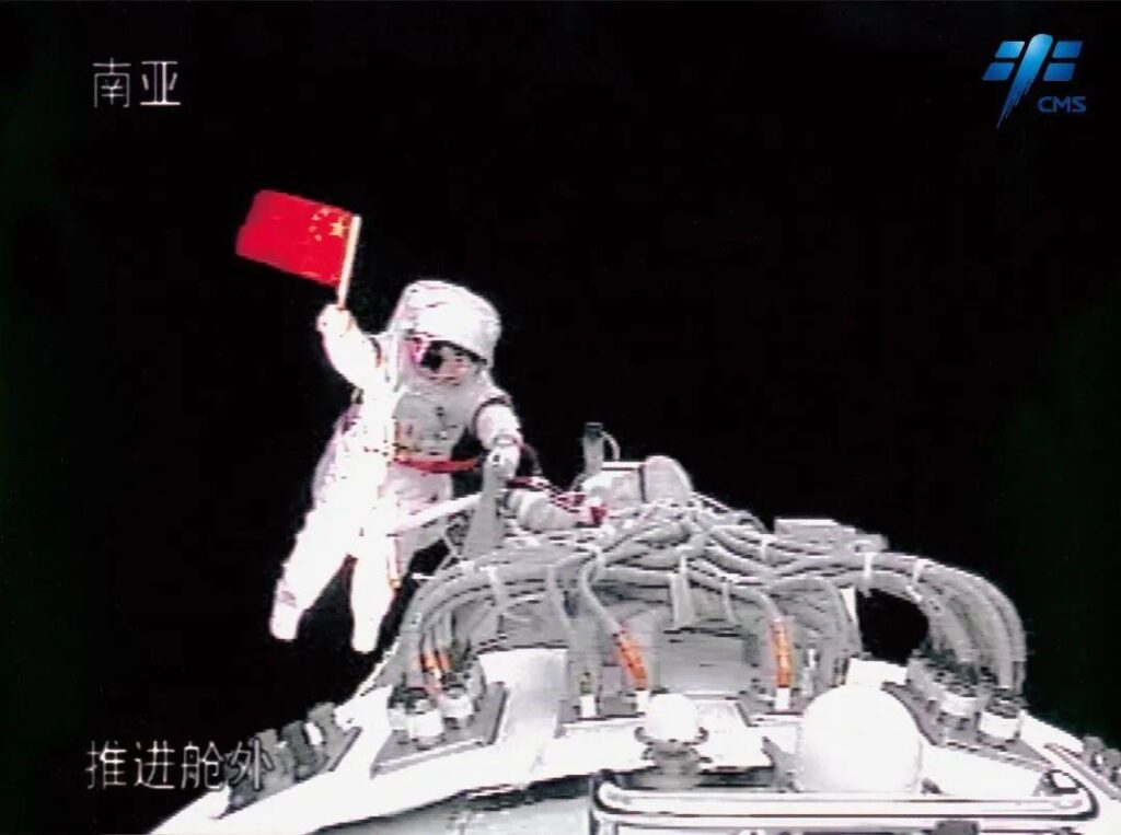 prima passeggiata spaziale cina