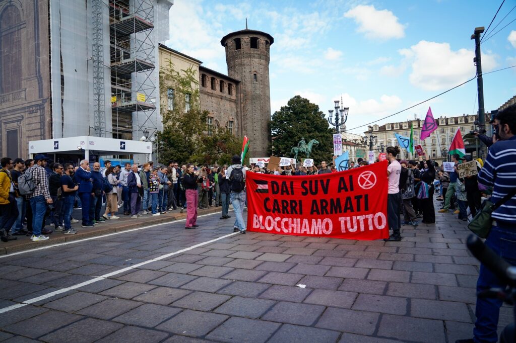 protesta extinction rebellion salone auto torino