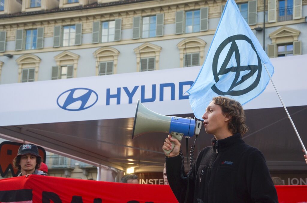 protesta extinction rebellion salone auto torino