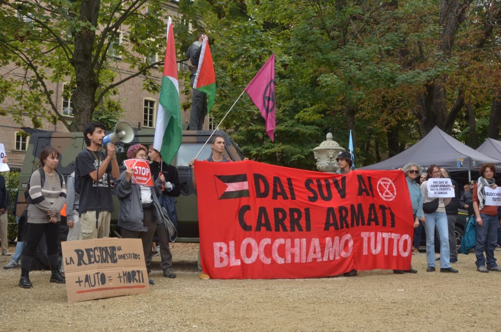protesta extinction rebellion salone auto torino